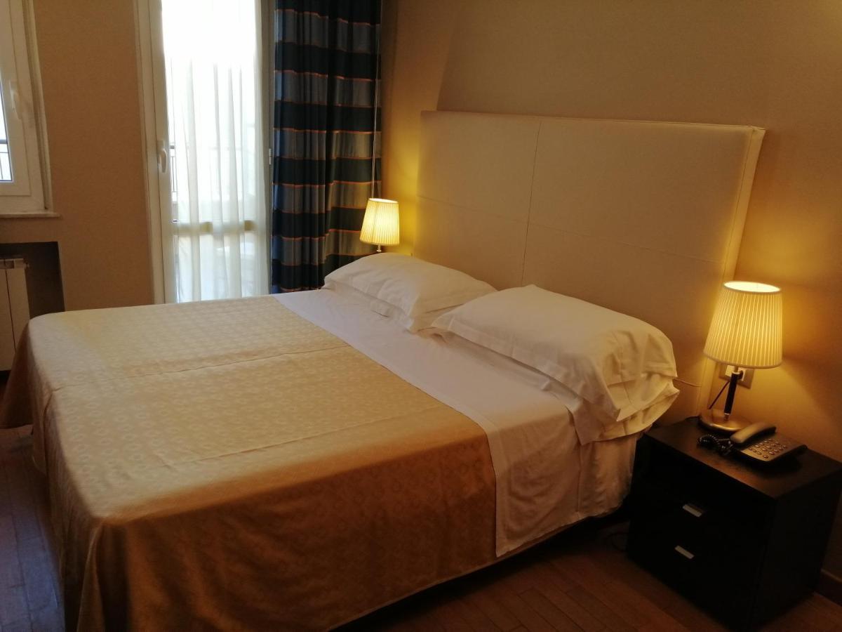 Hotel Corso Alaxi Hotels Alassio Exterior foto